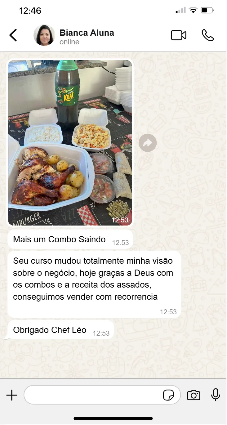 Mensagem publicada por aluna mostrando um combo de assados e relatando vendas recorrentes