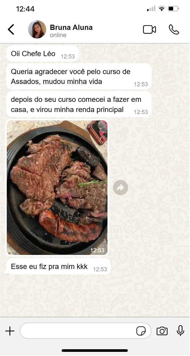 Mensagem publicada por aluna dizendo que o curso de assados mudou sua vida e virou sua renda principal