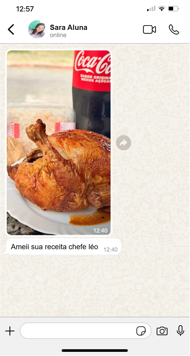 Mensagem publicada por Sara, aluna do Assados do Léo, elogiando uma receita de frango assado